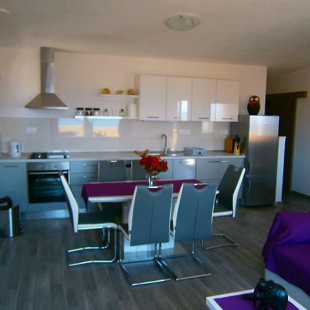 Apartment Willy Komiza Exterior photo