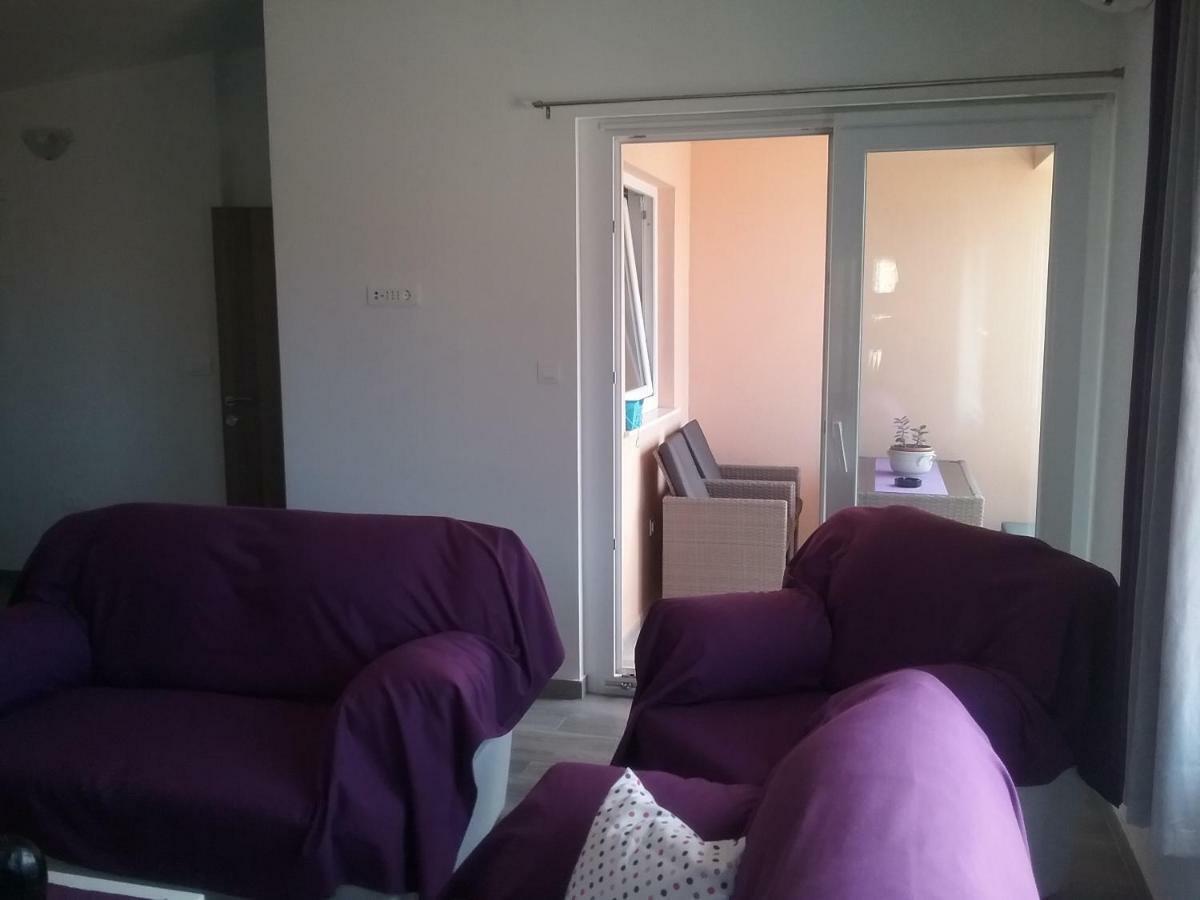 Apartment Willy Komiza Exterior photo